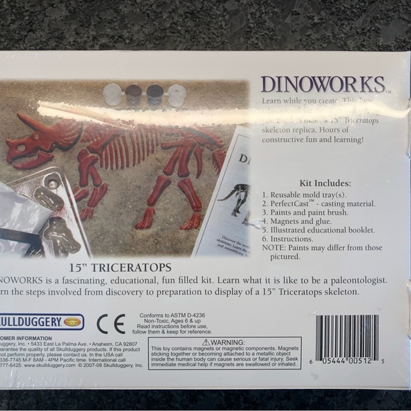 NIB Eyewitness Kits- Dinoworks 15” Triceratops - Picture 2 of 2